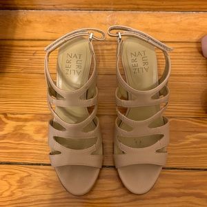Naturalized heels 7M lightly worn